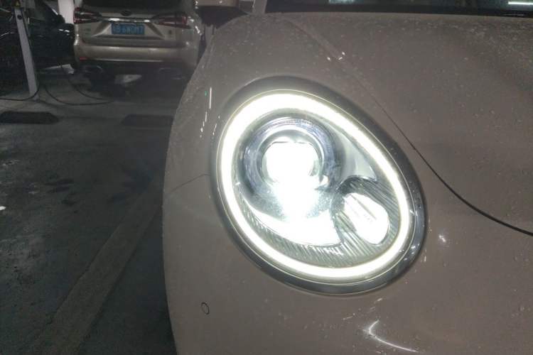 Used ORA Good Cat 2021 500km Long-Range Poseidon Edition Lithium-Ion Battery Right Front Headlight