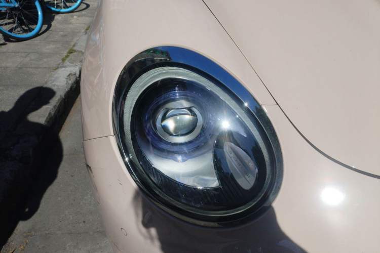 Used ORA Good Cat 2021 400km Standard Range Athena Edition Lithium Iron Phosphate Right Front Headlight