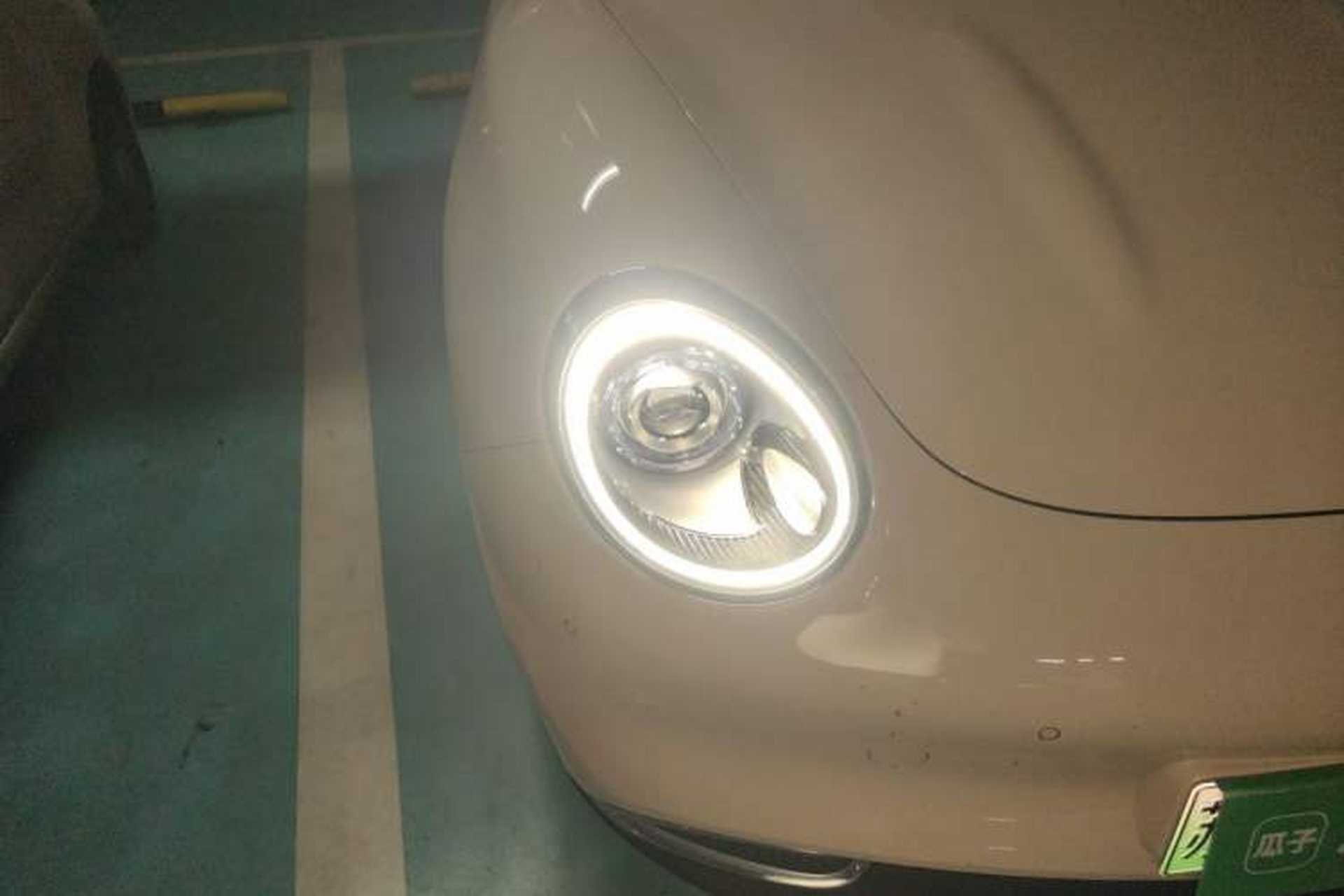 Used ORA Good Cat 2021 400km Standard Range Athena Edition Lithium-Ion Battery Right Front Headlight