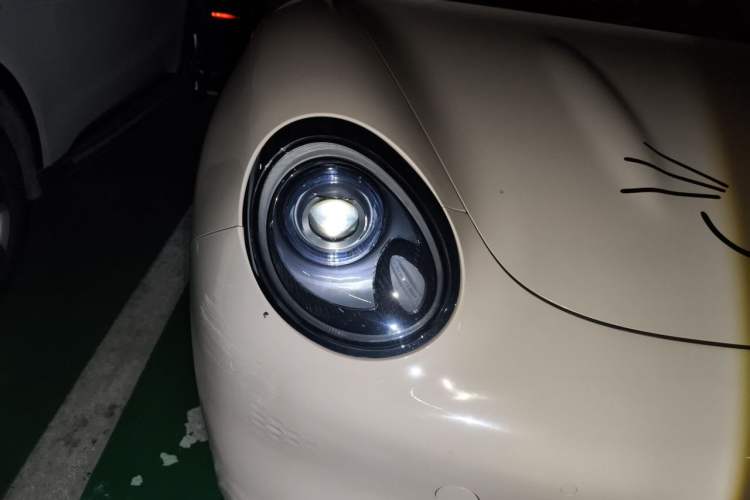 Used ORA Good Cat 2021 400km Standard Range Athena Edition Lithium Iron Phosphate Right Front Headlight