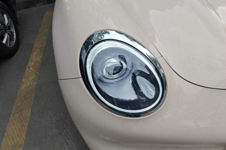 Used ORA Good Cat 2021 400km Standard Range Venus Edition Lithium Iron Phosphate Right Front Headlight