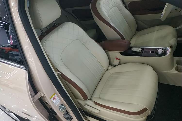 Used ORA Good Cat 2021 400km Standard Range Venus Edition Lithium Iron Phosphate Right Front Seat