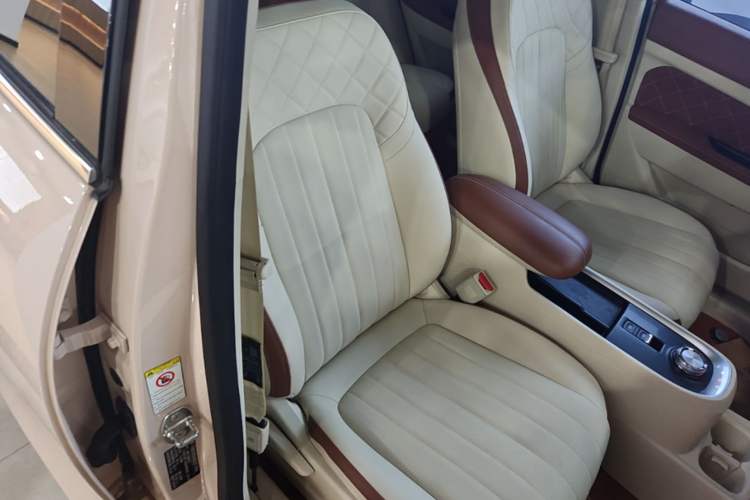 Used ORA Good Cat 2021 400km Standard Range Athena Edition Lithium-Ion Battery Right Front Seat