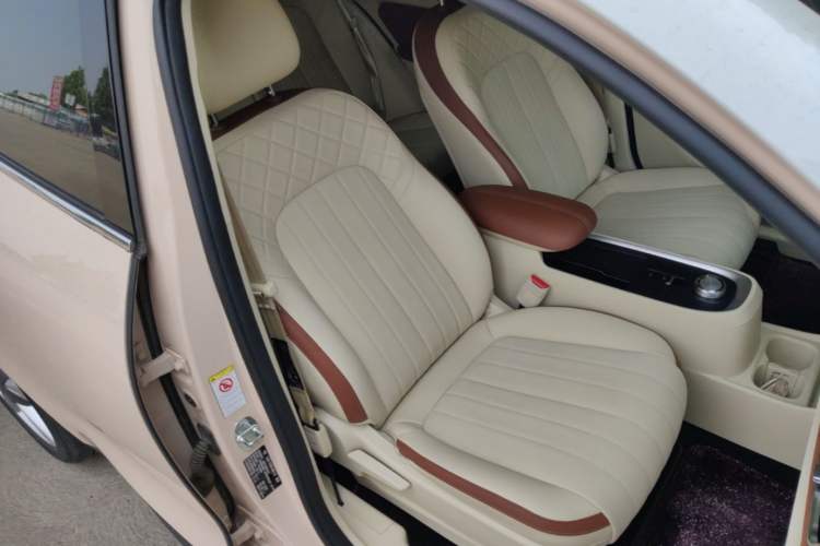 Used ORA Good Cat 2021 400km Standard Range Athena Edition Lithium-Ion Battery Right Front Seat