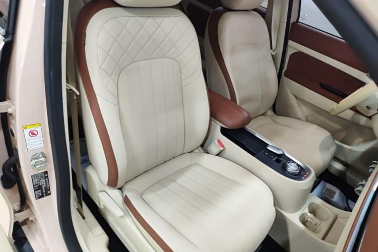 Used ORA Good Cat 2021 400km Standard Range Venus Edition Lithium Iron Phosphate Right Front Seat