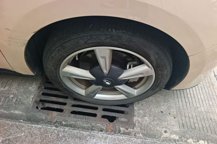 Used ORA Good Cat 2021 400km Standard Range Venus Edition Lithium Iron Phosphate Right Front Wheel Hub