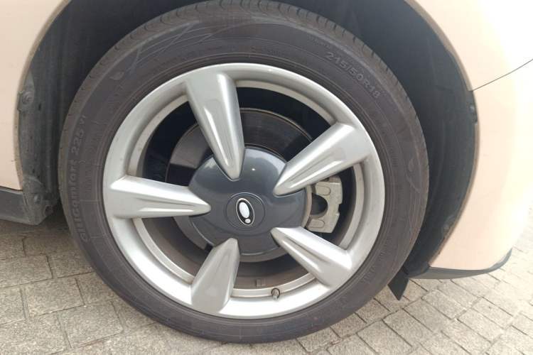 Used ORA Good Cat 2021 400km Standard Range Venus Edition Lithium-Ion Battery Right Front Wheel Hub