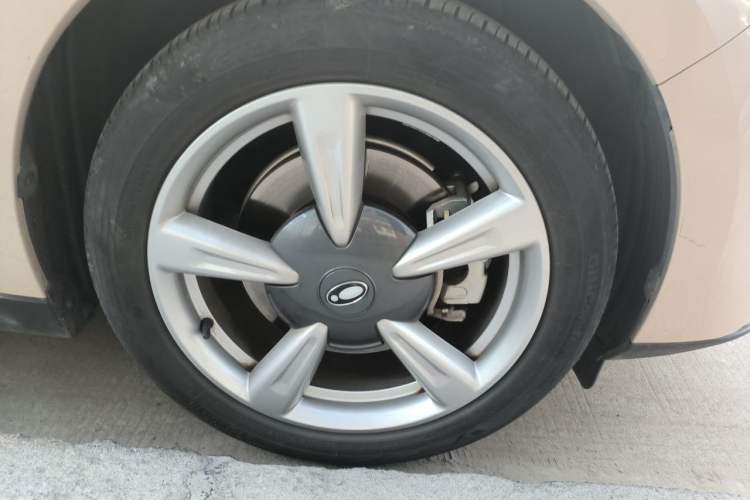 Used ORA Good Cat 2021 400km Standard Range Athena Edition Lithium-Ion Battery Right Front Wheel Hub