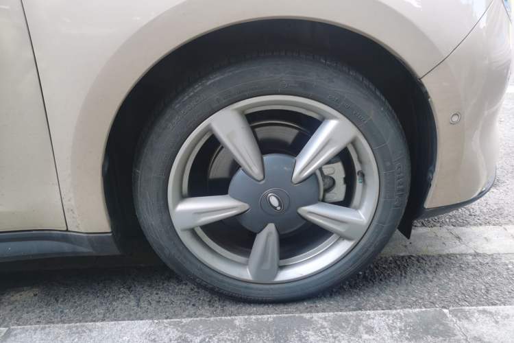 Used ORA Good Cat 2021 500km Long-Range Apollo Edition Ternary Lithium Right Front Wheel Hub