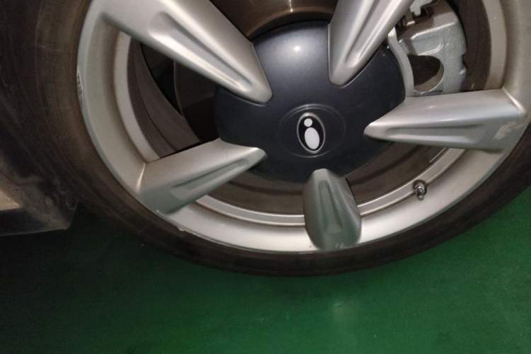 Used ORA Good Cat 2021 500km Long-Range Poseidon Edition Lithium-Ion Battery Right Front Wheel Hub