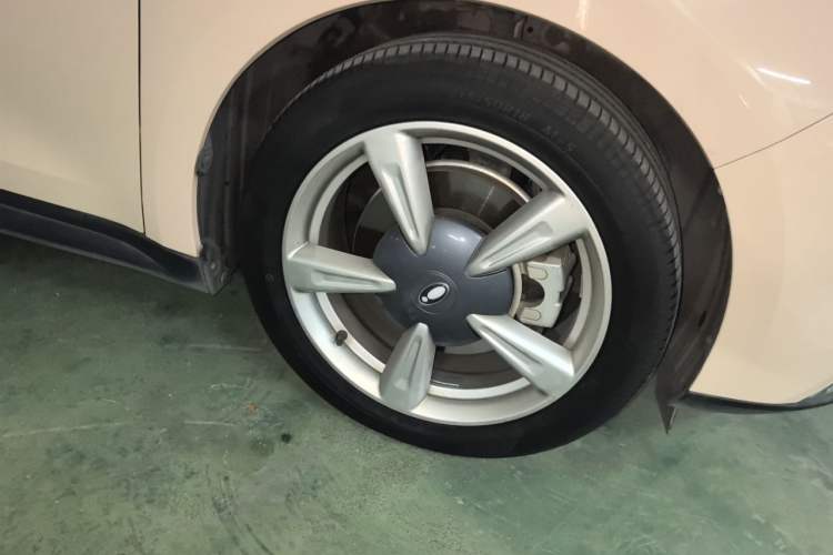 Used ORA Good Cat 2021 400km Standard Range Venus Edition Lithium-Ion Battery Right Front Wheel Hub