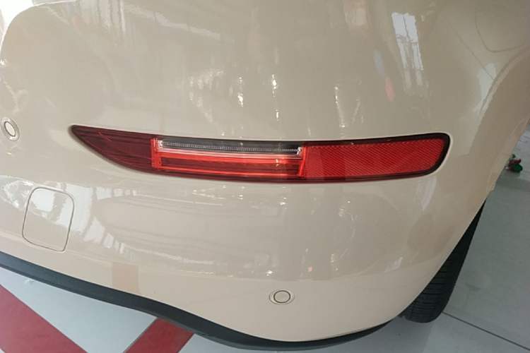 Used ORA Good Cat 2021 400km Standard Range Athena Edition Lithium-Ion Battery Right Rear Taillight