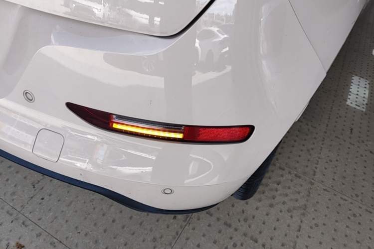 Used ORA Good Cat 2021 400km Standard Range Venus Edition Lithium-Ion Battery Right Rear Taillight