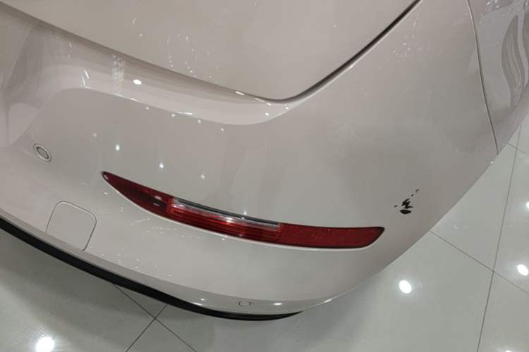Used ORA Good Cat 2021 500km Long-Range Poseidon Edition Lithium-Ion Battery Right Rear Taillight