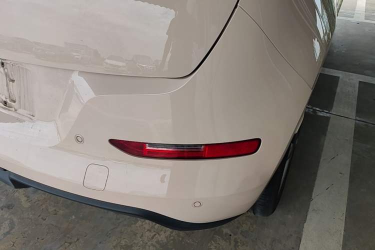 Used ORA Good Cat 2021 400km Standard Range Venus Edition Lithium-Ion Battery Right Rear Taillight