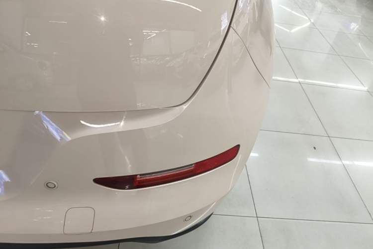 Used ORA Good Cat 2021 400km Standard Range Athena Edition Lithium-Ion Battery Right Rear Taillight