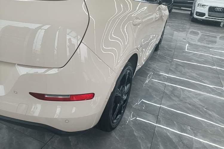 Used ORA Good Cat 2021 500km Long-Range Poseidon Edition Lithium-Ion Battery Right Rear Taillight