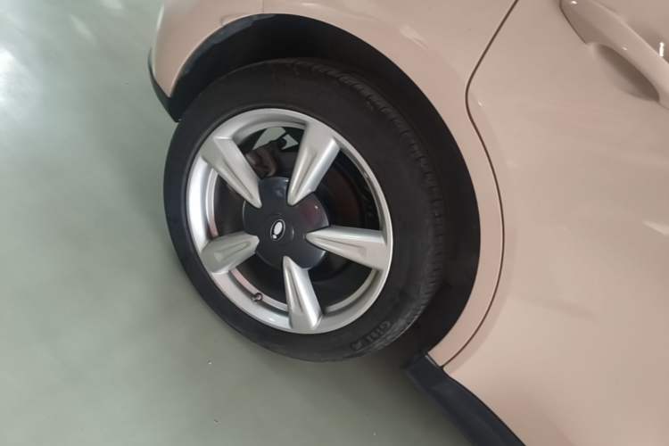 Used ORA Good Cat 2021 400km Standard Range Venus Edition Lithium-Ion Battery Right Rear Wheel Hub