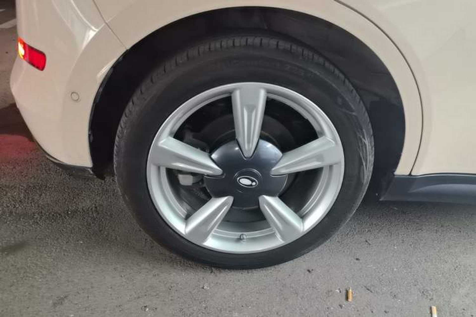 Used ORA Good Cat 2021 400km Standard Range Athena Edition Lithium Iron Phosphate Right Rear Wheel Hub