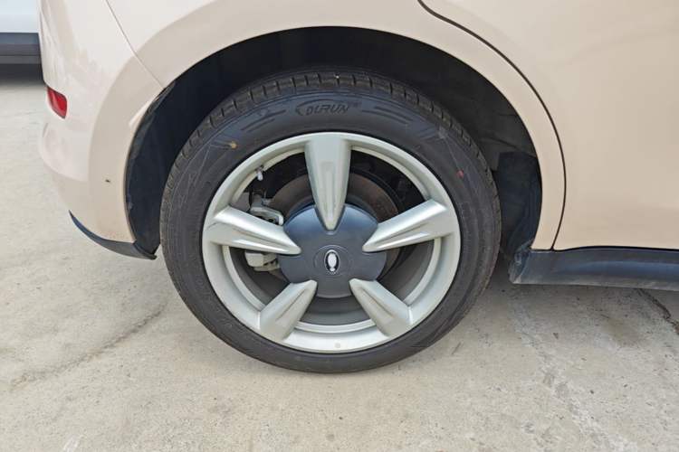 Used ORA Good Cat 2021 400km Standard Range Business Edition Lithium-Ion Battery Right Rear Wheel Hub
