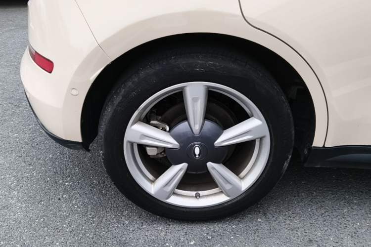 Used ORA Good Cat 2021 400km Standard Range Athena Edition Lithium Iron Phosphate Right Rear Wheel Hub