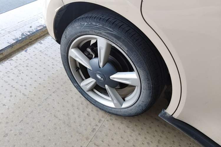 Used ORA Good Cat 2021 400km Standard Range Venus Edition Lithium-Ion Battery Right Rear Wheel Hub