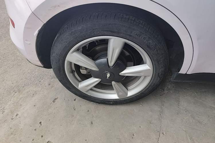 Used ORA Good Cat 2021 400km Standard Range Athena Edition Lithium Iron Phosphate Right Rear Wheel Hub