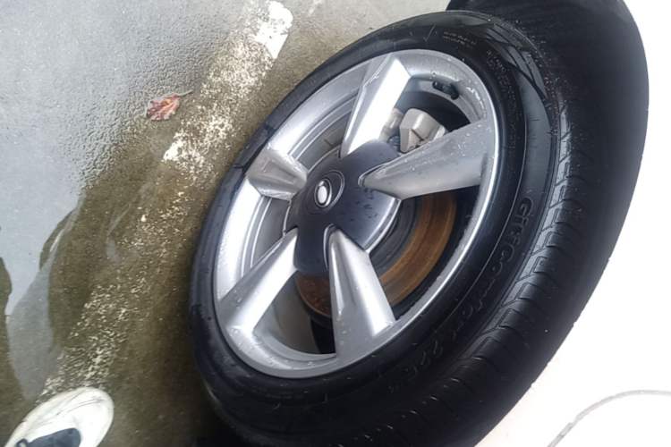Used ORA Good Cat 2021 400km Standard Range Athena Edition Lithium-Ion Battery Right Rear Wheel Hub