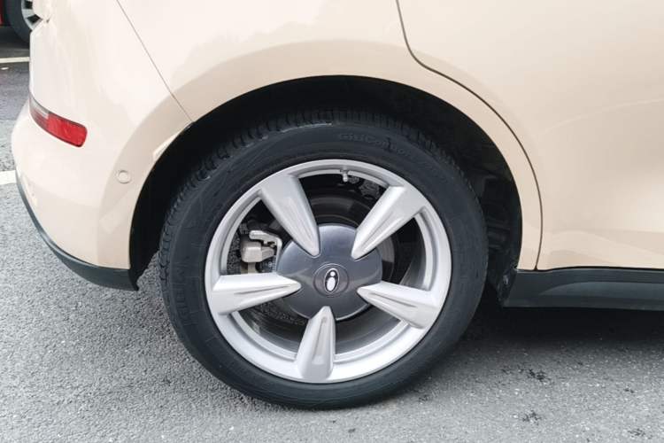 Used ORA Good Cat 2021 400km Standard Range Athena Edition Lithium Iron Phosphate Right Rear Wheel Hub