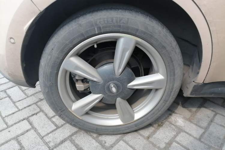 Used ORA Good Cat 2021 400km Standard Range Venus Edition Lithium-Ion Battery Right Rear Wheel Hub