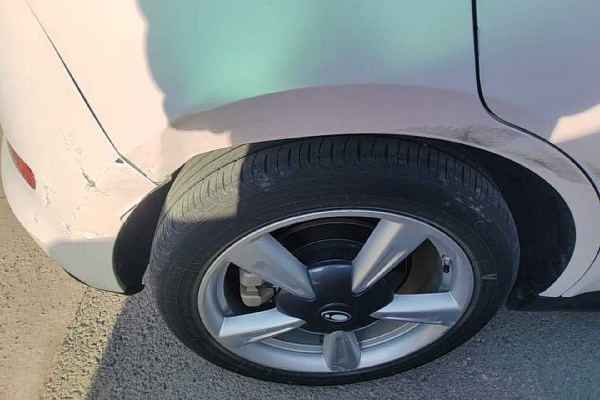 Used ORA Good Cat 2021 400km Standard Range Athena Edition Lithium-Ion Battery Right Rear Wheel Hub
