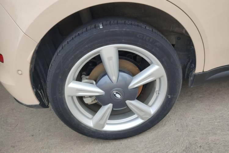 Used ORA Good Cat 2021 400km Standard Range Athena Edition Lithium-Ion Battery Right Rear Wheel Hub