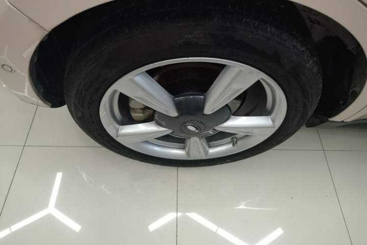Used ORA Good Cat 2021 400km Standard Range Athena Edition Lithium-Ion Battery Right Rear Wheel Hub