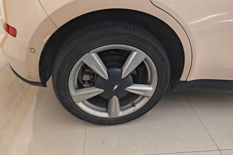 Used ORA Good Cat 2021 400km Standard Range Athena Edition Lithium-Ion Battery Right Rear Wheel Hub