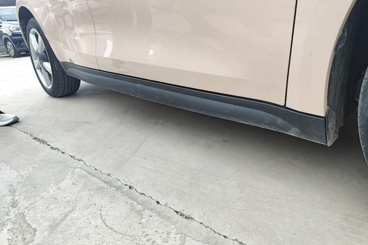 Used ORA Good Cat 2021 400km Standard Range Venus Edition Lithium-Ion Battery Right Side Sill
