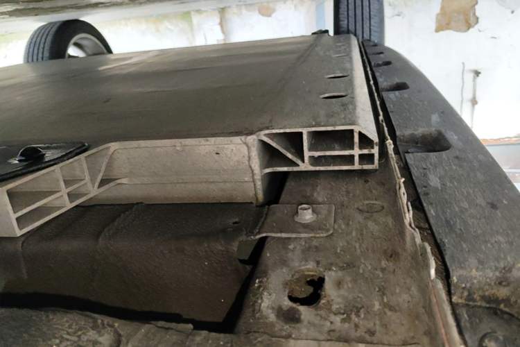 Used ORA Good Cat 2021 400km Standard Range Venus Edition Lithium-Ion Battery Right Side Sill