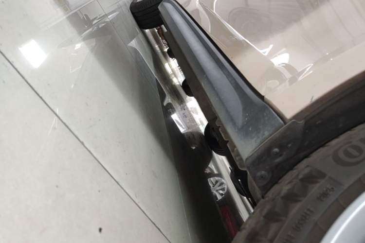 Used ORA Good Cat 2021 400km Standard Range Venus Edition Lithium Iron Phosphate Right Side Sill