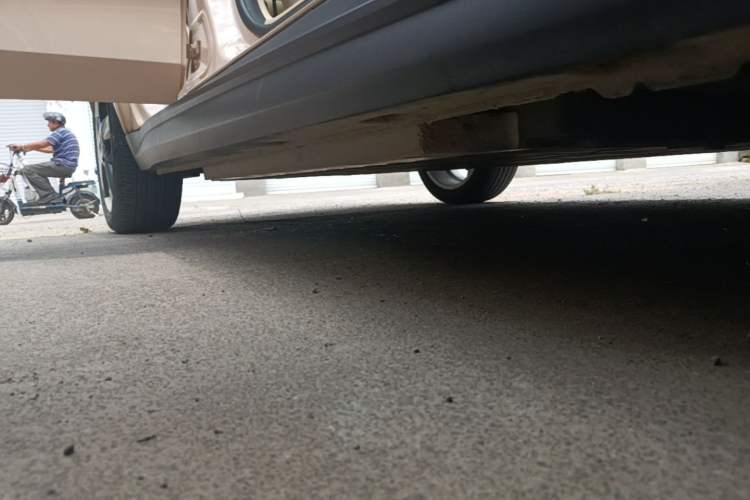 Used ORA Good Cat 2021 400km Standard Range Venus Edition Lithium Iron Phosphate Right Side Sill