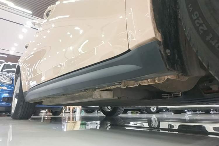 Used ORA Good Cat 2021 400km Standard Range Venus Edition Lithium Iron Phosphate Right Side Sill