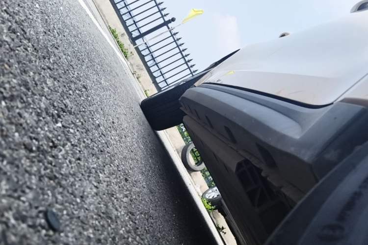 Used ORA Good Cat 2021 400km Standard Range Athena Edition Lithium-Ion Battery Right Side Sill