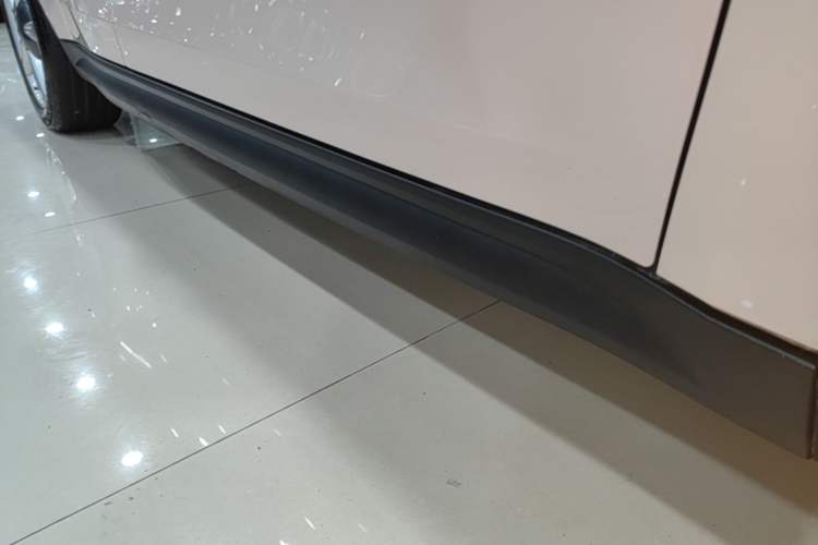 Used ORA Good Cat 2021 500km Long-Range Poseidon Edition Lithium-Ion Battery Right Side Sill