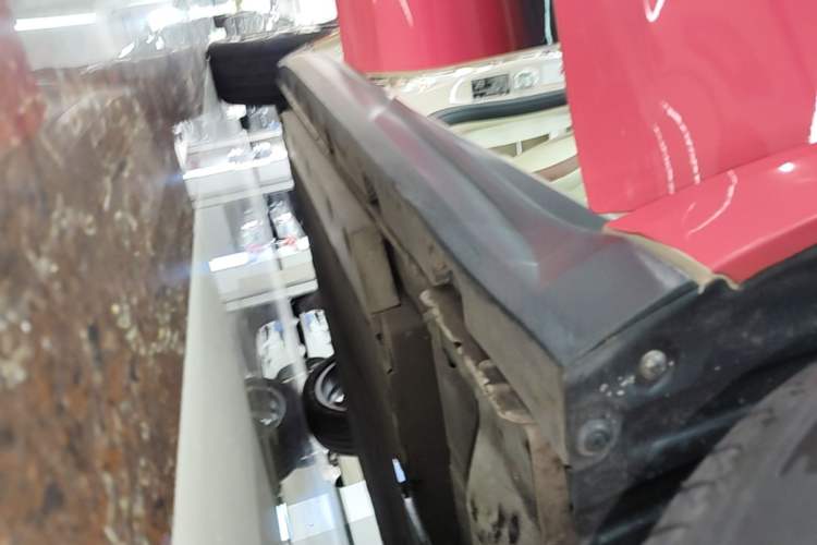 Used ORA Good Cat 2021 400km Standard Range Venus Edition Lithium Iron Phosphate Right Side Sill