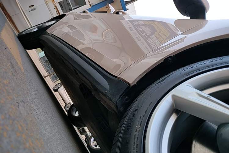 Used ORA Good Cat 2021 500km Long-Range Poseidon Edition Lithium-Ion Battery Right Side Sill