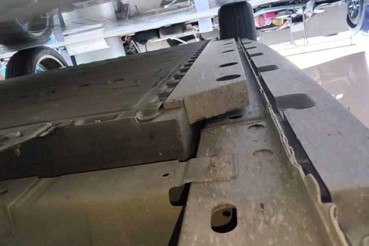 Used ORA Good Cat 2021 400km Standard Range Athena Edition Lithium Iron Phosphate Right Side Sill