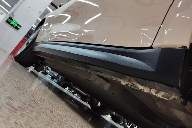 Used ORA Good Cat 2021 400km Standard Range Athena Edition Lithium Iron Phosphate Right Side Sill