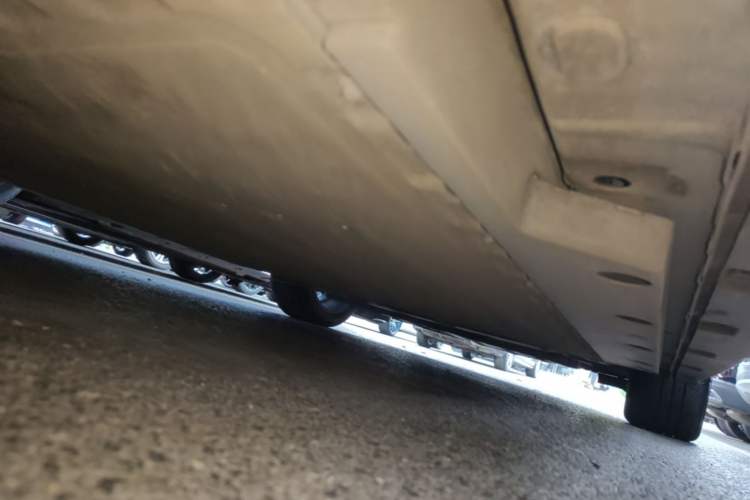 Used ORA Good Cat 2021 400km Standard Range Venus Edition Lithium Iron Phosphate Right Side Sill
