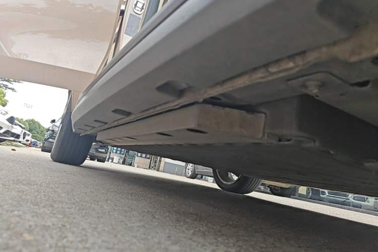 Used ORA Good Cat 2021 400km Standard Range Venus Edition Lithium Iron Phosphate Right Side Sill
