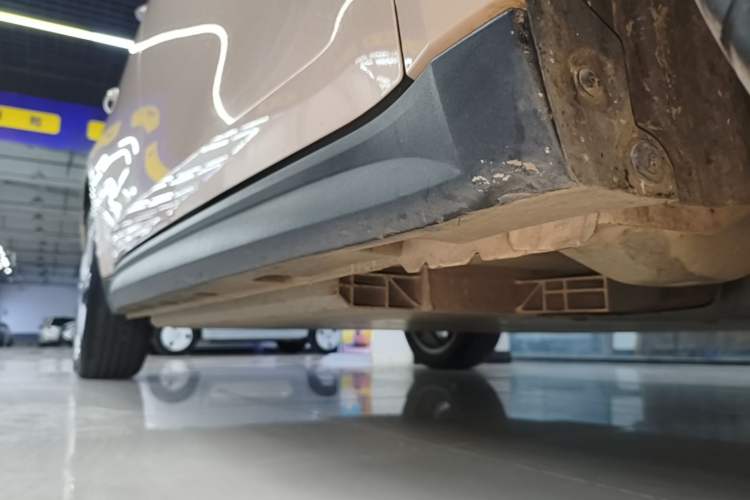 Used ORA Good Cat 2021 400km Standard Range Athena Edition Lithium-Ion Battery Right Side Sill