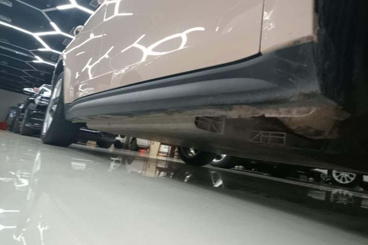 Used ORA Good Cat 2021 400km Standard Range Athena Edition Lithium-Ion Battery Right Side Sill