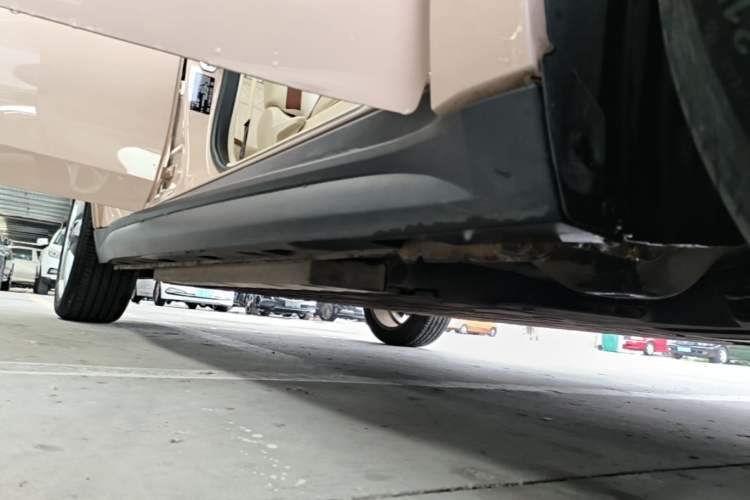 Used ORA Good Cat 2021 400km Standard Range Venus Edition Lithium Iron Phosphate Right Side Sill